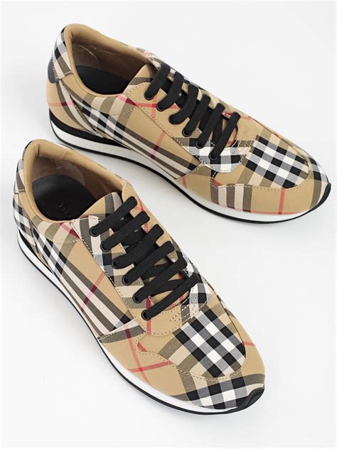 burberry shoes vintage.